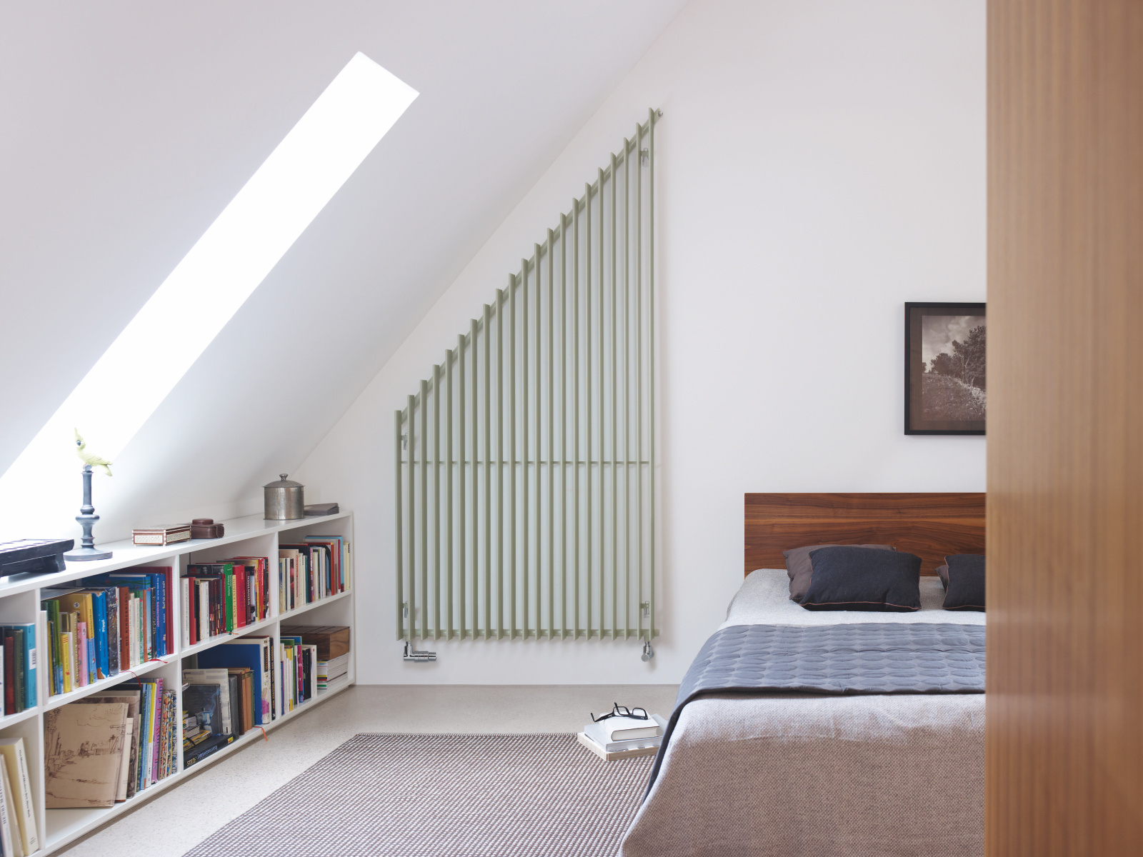 Zehnder_RAD_Excelsior-HY_sleeping room Rendering Zehnder Excelsior Decorative radiator Front view